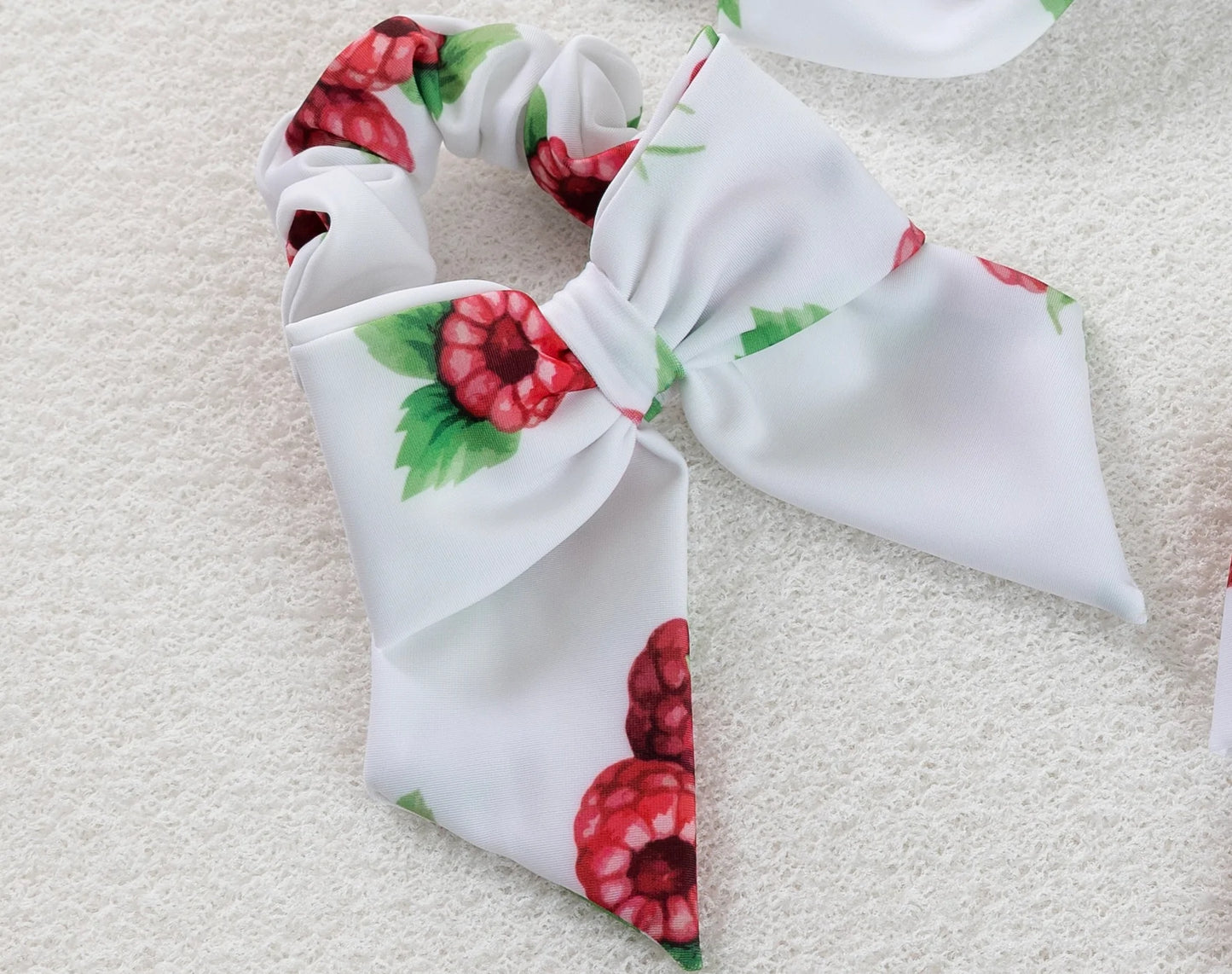 Meia Pata Rasberry Bow Scrunchie